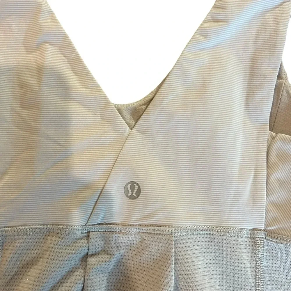 Lululemon Run: Ta Ta Topper White Gray Stripe Size 8 Yoga Active‎ Workout Top